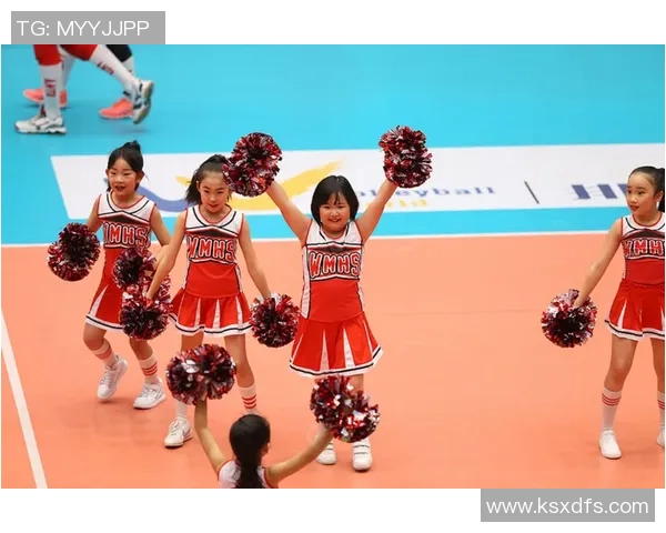 成都足球明星啦啦队队员展现激情与魅力助力球队奋勇争先 成都足球明星啦啦队队员展现激情与魅力助力球队奋勇争先